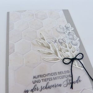 Trauerkarte, handgemachte Trauerkarte, Trauerkarten kaufen, Trauerkarte online bestellen, Kondolenzkarte, Beileidskarte, stilvolle Trauerkarte, moderne Trauerkarte, Trauerkarten handmade, Stampin Up Trauerkarte, Stampin’ Up Karten, Karte zur Beerdigung, handgefertigte Trauerkarten, Trauerkarten basteln, individuelle Trauerkarte, Trauerkarte basteln lassen, Trostkarte, Anteilnahme Karte, Trauerkarte mit Spruch