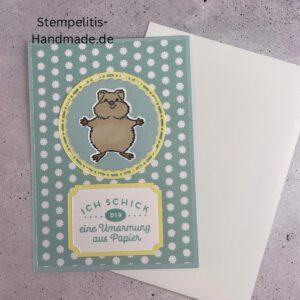 Umarmung aus Papier