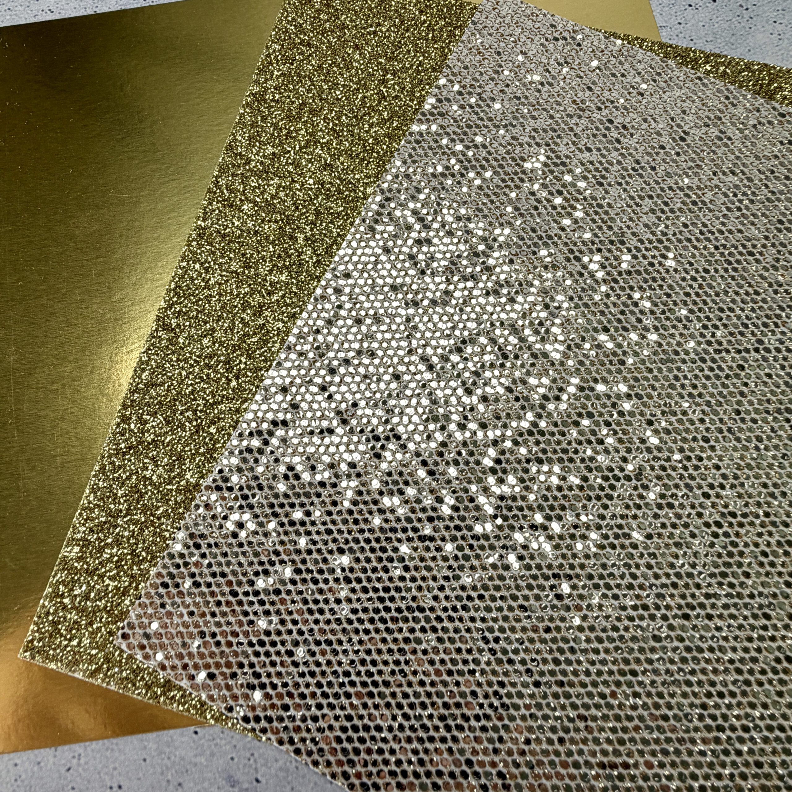 Designerpapier Bienengold, Bastelset Scrapbooking, Papierpaket Gold, Designerpapier Stampin Up, Bastelmaterial Karten gestalten, Scrapbooking Papier 12x12, DIY Papierprojekt, Metallic Designerpapier, Bastelset Grußkarten, edles Designerpapier Gold