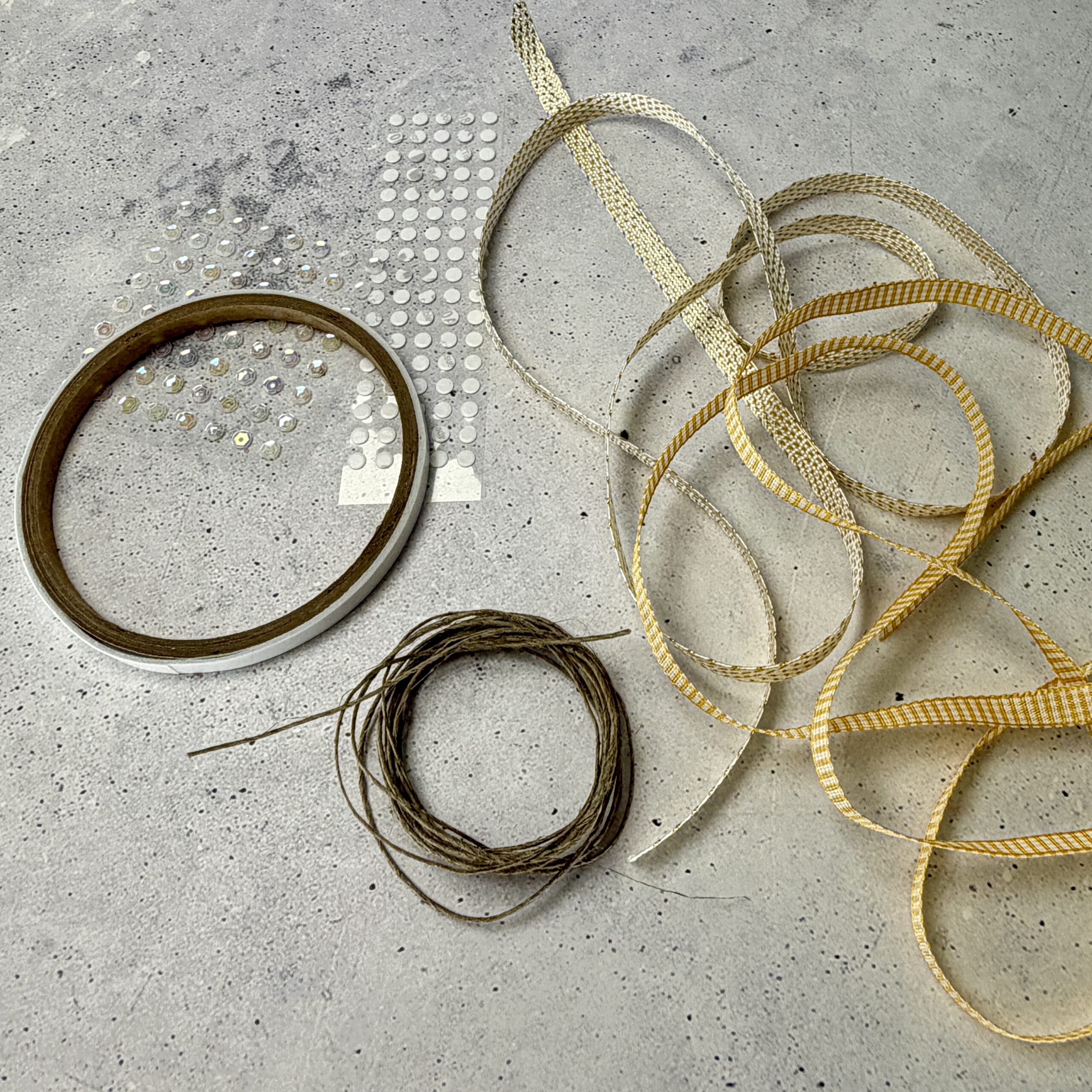 Designerpapier Bienengold, Bastelset Scrapbooking, Papierpaket Gold, Designerpapier Stampin Up, Bastelmaterial Karten gestalten, Scrapbooking Papier 12x12, DIY Papierprojekt, Metallic Designerpapier, Bastelset Grußkarten, edles Designerpapier Gold