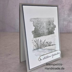 Trauerkarte, Beileid, Beileidskarte, Trauerspruch, Kondolenz, Trauertext, Beileidsbekundung, Anteilnahme, Trauer, Verlust, Mitgefühl, Abschied, Erinnerung, Trost, Trauerfall, Trauerdruck, Trauerkarte schreiben, Trauerkarten Vorlagen, Trauerkarte gestalten, Sprüche Trauerkarte, Text Trauerkarte, Trauerkarte älterer Mensch, persönliche Worte, Beileidssprüche, Unterstützung, Hinterbliebene, Trauerfeier, Beerdigung, Trauerhilfe, Trauerkarte handgemacht, Trauerkarte Stampin Up, Beileidskarte handgemacht, Kondolenzkarte Stampin Up, Stampin Up Trauerkarte, Trauerkarte basteln Stampin Up, Handgemachte Trauerkarte kaufen, Stampin Up Beileidskarte basteln, Trauerkarte mit Spruch handgemacht, Trauerkarte selbstgemacht Stampin Up, Aufrichtige Anteilnahme Stampin Up, Trauerkarte schwarz weiß handgemacht, Trauerkarte mit Schmetterling Stampin Up, Trauerkarte mit Blumen Stampin Up, Trauerkarte schlicht handgemacht