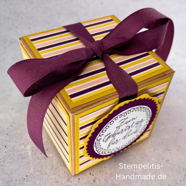 Nachhaltige Geschenkverpackung, personalisiert, DIY, kreativ, Geschenkbox, individuell, umweltfreundlich, Geschenkband, Dekoration, Bastelzubehör, kreative Geschenkidee, Liebesgeschenk, Freundschaftsgeschenk, Stempel, Geschenk für Frauen, Geschenk für Männer, Geschenkidee, , Karton, Pappe, Papier, Aufbewahrungsbox, Geschenk für Mama, Geschenk für Papa, Geschenk für Oma, Geschenk für Opa, Festtagsgeschenk, Giveaway, Verpackungslösung, Geschenk mit Liebe, Geschenk mit Herz, Geschenk für Kollegen, Geschenk für Freunde, Geschenk für Geburtstagskind