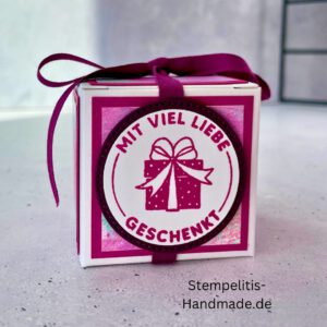 Geschenkbox, handmade, mit Liebe, Geschenkverpackung, pink, Schleife, Etikett, Spruch, individuell, Handarbeit, Überraschung, Mitbringsel, Stempelitis, personalisiert, Deko, Geschenk, Verpackung, besonders, kreativ