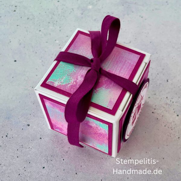 Geschenkbox, handmade, mit Liebe, Geschenkverpackung, pink, Schleife, Etikett, Spruch, individuell, Handarbeit, Überraschung, Mitbringsel, Stempelitis, personalisiert, Deko, Geschenk, Verpackung, besonders, kreativ