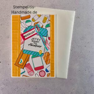 Handgemachte Karte mit Reise,Karte Reiselust mit Reise-Tags und Schleife, Karte Reiselust auf buntem Papier mit Weltmotiv, Layout der handgemachten Karte Reiselust mit Tags, Ansicht handgemachte Reiselust-Karte für Abenteuer, Geschenkidee Reisegruß handgemachte Karte Reiselust
