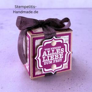 Handgemachte Geschenkschachtel 5 cm mit Schleife, Schachtel geöffnet mit Inhalt, Seitenansicht Schachtel mit Muster, Schachtel als Schmuckverpackung, Geschenkschachtel 5 cm mit Verzierung