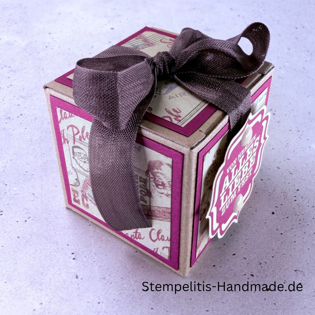 Handgemachte Geschenkschachtel 5 cm mit Schleife, Schachtel geöffnet mit Inhalt, Seitenansicht Schachtel mit Muster, Schachtel als Schmuckverpackung, Geschenkschachtel 5 cm mit Verzierung
