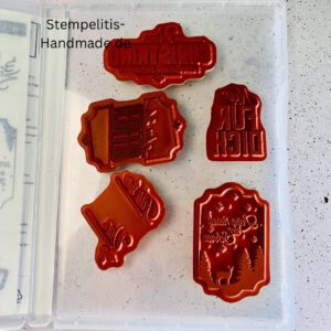 Stampin Up Handstanze auf hellem Untergrund, rechteckige Form, geeignet zum Ausstanzen von Papieretiketten für Bastelprojekte, Weihnachtliches Stempelset