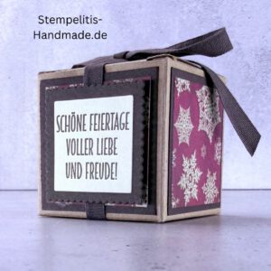 Handgemachte Geschenkschachtel 5 cm mit Schleife, Schachtel geöffnet mit Inhalt, Seitenansicht Schachtel mit Muster, Schachtel als Schmuckverpackung, Geschenkschachtel 5 cm mit Verzierung