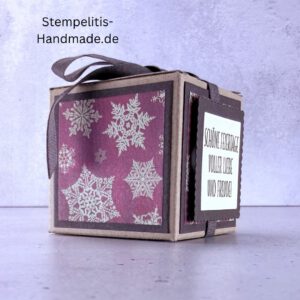 Handgemachte Geschenkschachtel 5 cm mit Schleife, Schachtel geöffnet mit Inhalt, Seitenansicht Schachtel mit Muster, Schachtel als Schmuckverpackung, Geschenkschachtel 5 cm mit Verzierung