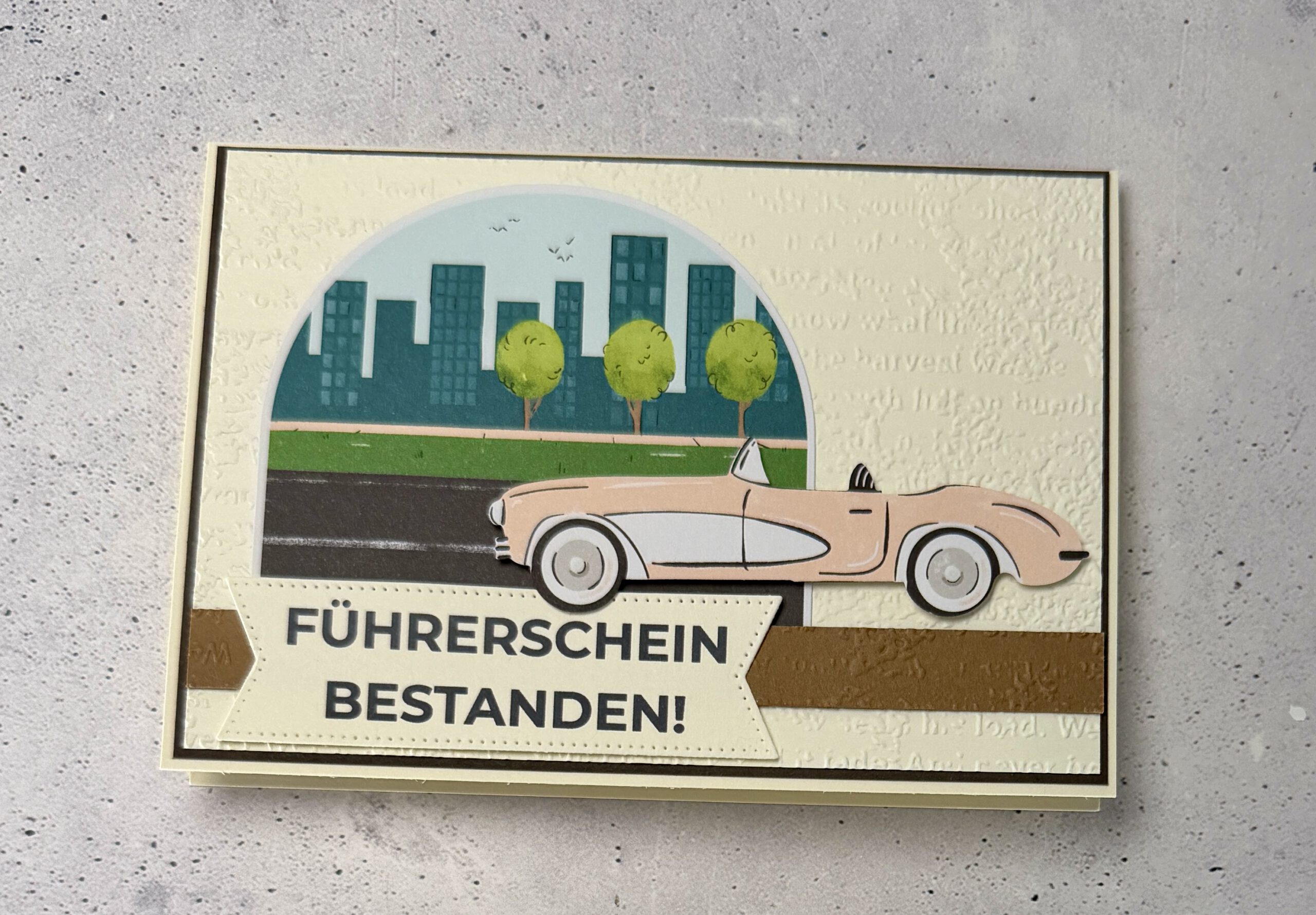 Handgemachte Glückwunschkarte Führerschein bestanden mit Gutscheinfach Detailansicht Gutscheinfach Karte Führerschein Geschenk Glückwunschkarte Auto Führerschein mit Einsteckfach für Geld Innenansicht Karte Führerschein bestanden handgemacht Führerschein Geschenk Karte hochwertig mit Umschlag