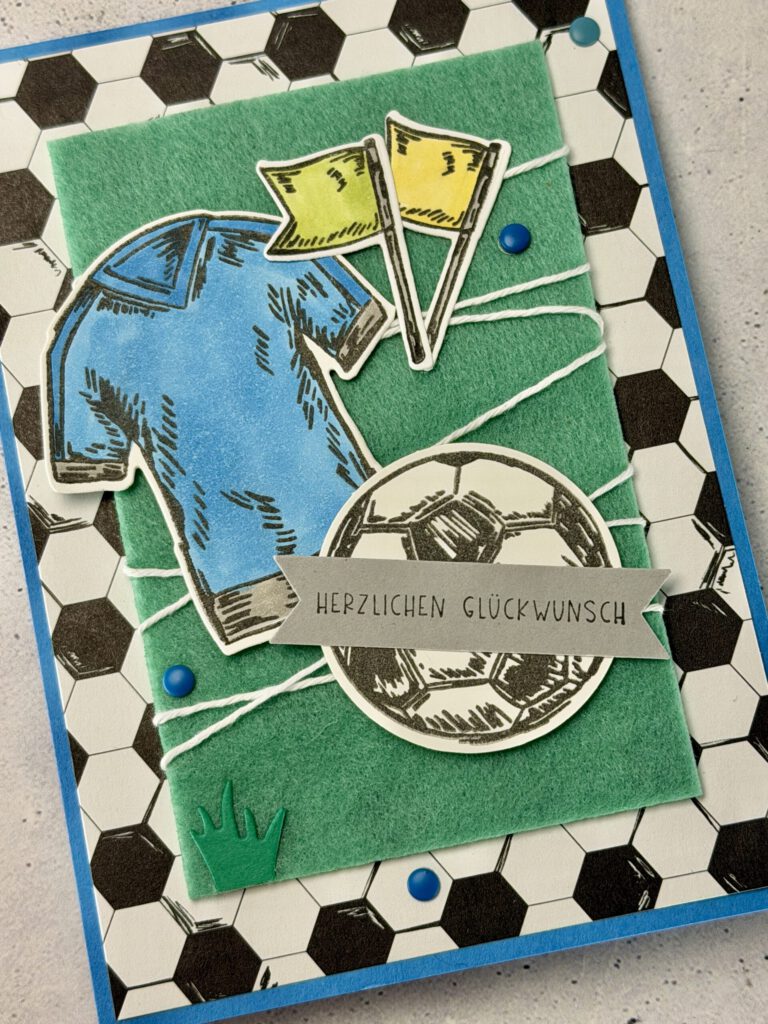 Fußballkarte, Fußball Glückwunschkarte, Gutscheinfach Karte, Geldgeschenk Fußball, handgemachte Karte Fußball, Geburtstagskarte Fußballfan, Fußball Gutschein verschenken, Karte mit Gutscheinfach, Männerkarte handgemacht, Fußball Geschenkidee