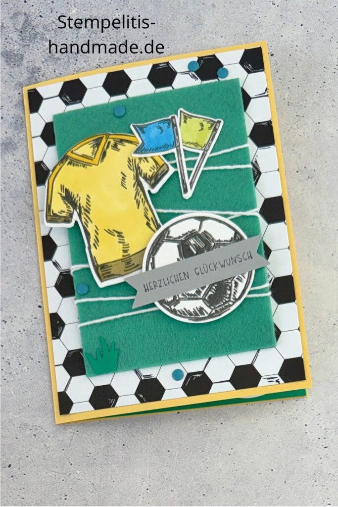 Fußballkarte, Fußball Glückwunschkarte, Gutscheinfach Karte, Geldgeschenk Fußball, handgemachte Karte Fußball, Geburtstagskarte Fußballfan, Fußball Gutschein verschenken, Karte mit Gutscheinfach, Männerkarte handgemacht, Fußball Geschenkidee