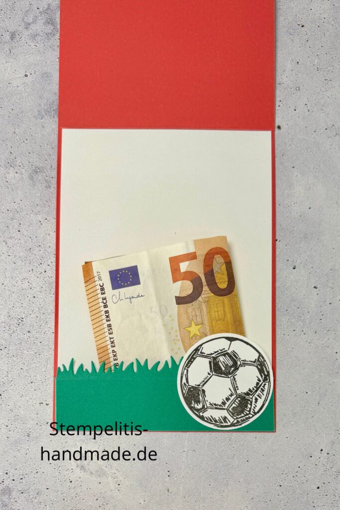 Fußballkarte, Fußball Glückwunschkarte, Gutscheinfach Karte, Geldgeschenk Fußball, handgemachte Karte Fußball, Geburtstagskarte Fußballfan, Fußball Gutschein verschenken, Karte mit Gutscheinfach, Männerkarte handgemacht, Fußball Geschenkidee